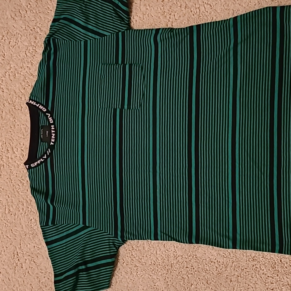 10.Deep Striped shirt